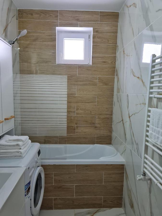 Dddd Apartament Cavnic Exterior photo